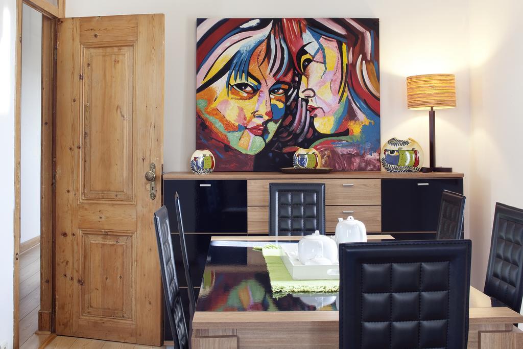 Lisbon Rentals Real Room photo