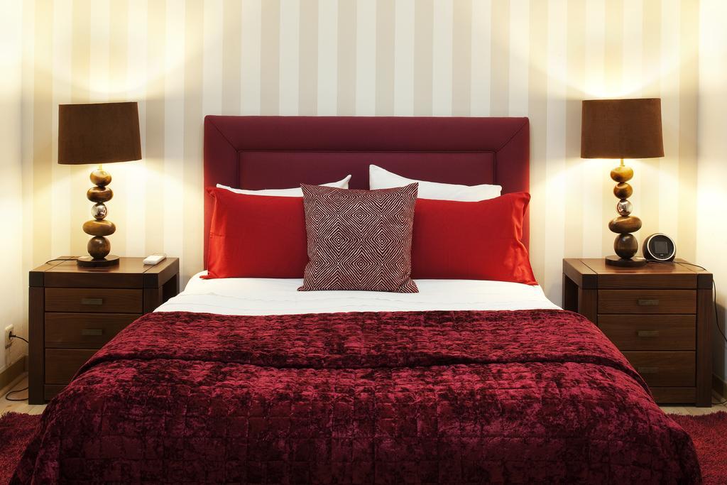 Lisbon Rentals Real Room photo