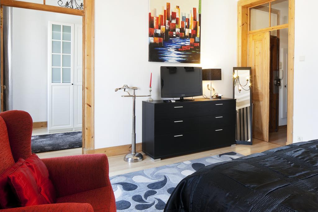 Lisbon Rentals Real Room photo