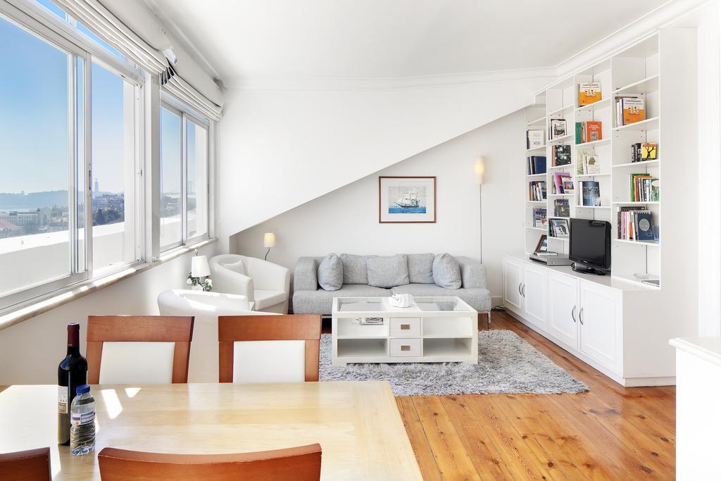 Lisbon Rentals Real Room photo