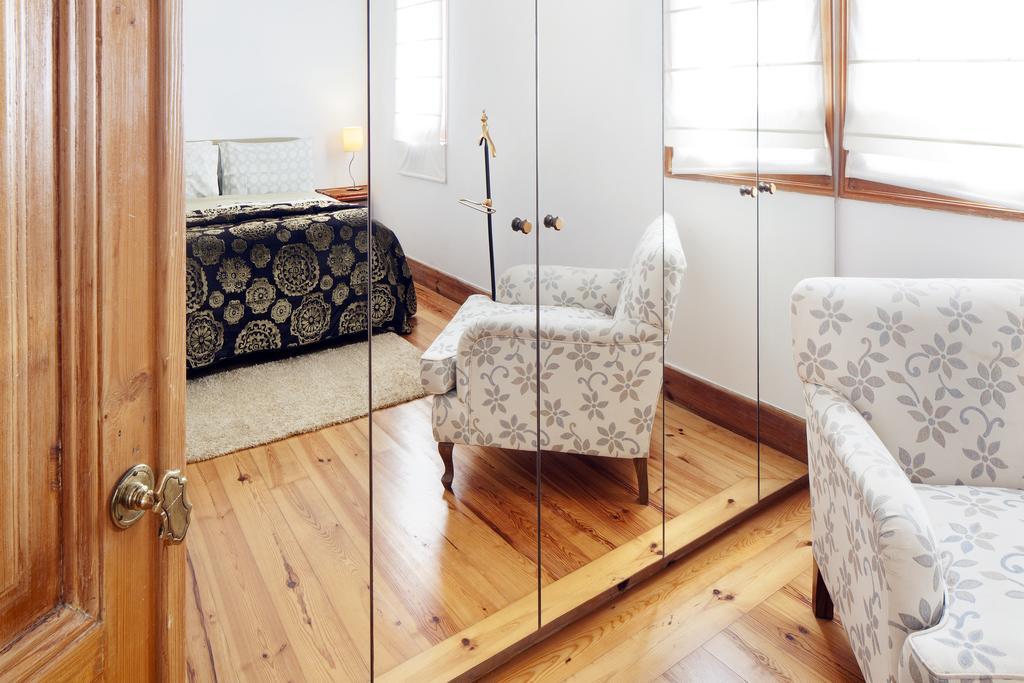 Lisbon Rentals Real Room photo